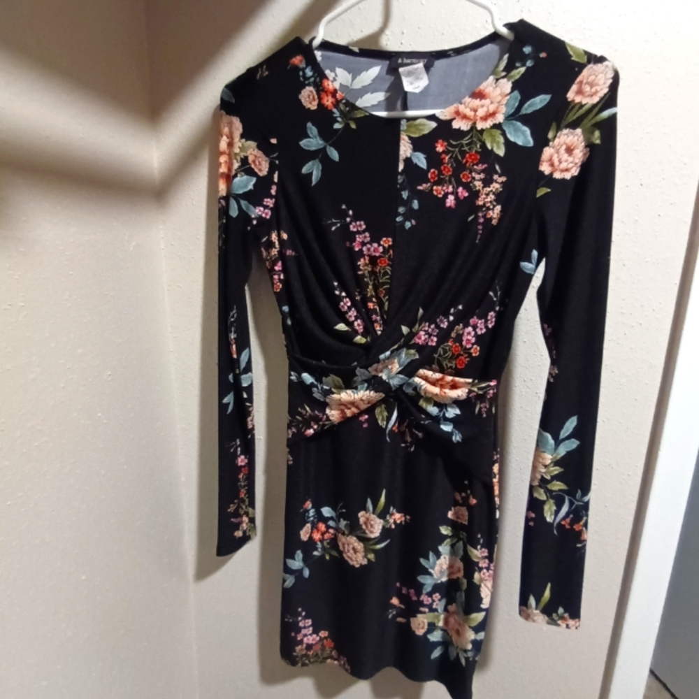 DRESS - Picture 3 of 7